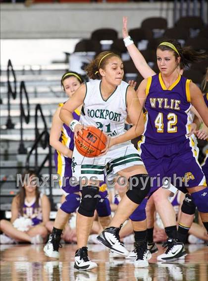 Thumbnail 1 in Rockport-Fulton vs. Wylie (UIL 3A Semilfinal) photogallery.