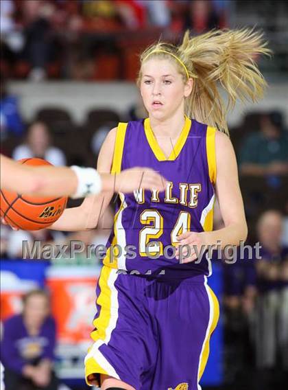 Thumbnail 2 in Rockport-Fulton vs. Wylie (UIL 3A Semilfinal) photogallery.