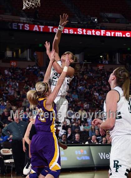 Thumbnail 1 in Rockport-Fulton vs. Wylie (UIL 3A Semilfinal) photogallery.