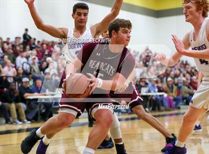 Thumbnail 3 in Edgewood vs. Whitesboro (UIL 3A Region II Area Playoff) photogallery.