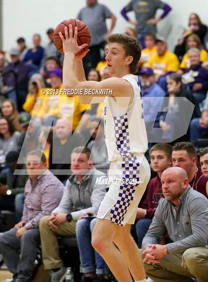 Thumbnail 1 in Edgewood vs. Whitesboro (UIL 3A Region II Area Playoff) photogallery.