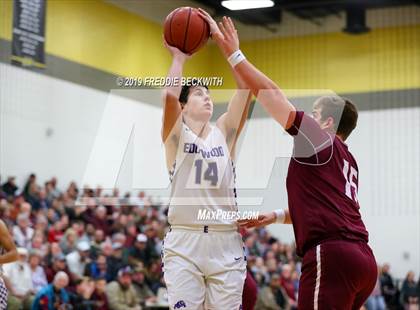 Thumbnail 2 in Edgewood vs. Whitesboro (UIL 3A Region II Area Playoff) photogallery.