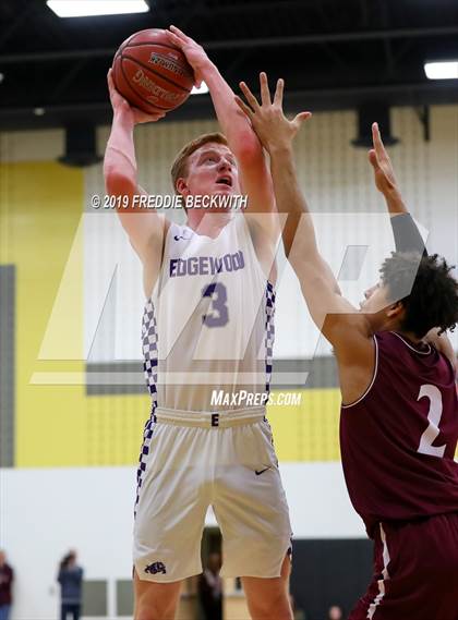 Thumbnail 1 in Edgewood vs. Whitesboro (UIL 3A Region II Area Playoff) photogallery.