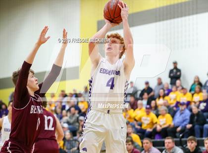 Thumbnail 1 in Edgewood vs. Whitesboro (UIL 3A Region II Area Playoff) photogallery.