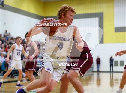 Thumbnail 3 in Edgewood vs. Whitesboro (UIL 3A Region II Area Playoff) photogallery.