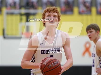Thumbnail 2 in Edgewood vs. Whitesboro (UIL 3A Region II Area Playoff) photogallery.