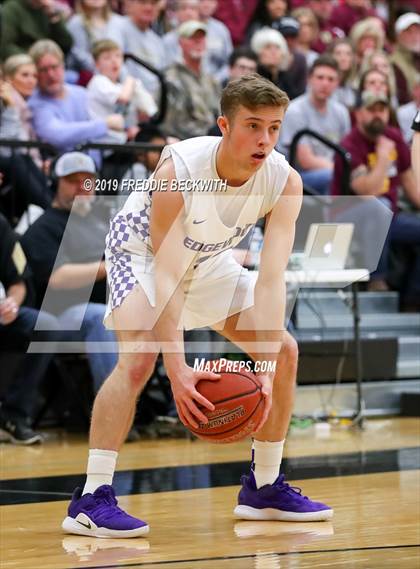 Thumbnail 3 in Edgewood vs. Whitesboro (UIL 3A Region II Area Playoff) photogallery.