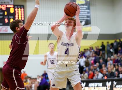 Thumbnail 1 in Edgewood vs. Whitesboro (UIL 3A Region II Area Playoff) photogallery.