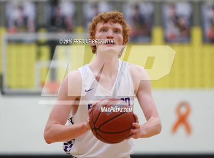 Thumbnail 3 in Edgewood vs. Whitesboro (UIL 3A Region II Area Playoff) photogallery.