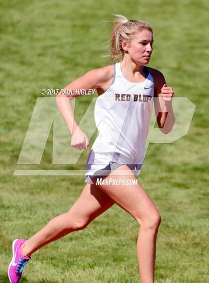 Thumbnail 2 in Yreka Lions Invitational photogallery.