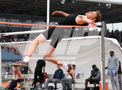 Thumbnail 3 in WIAA 3A Track and Field Finals photogallery.