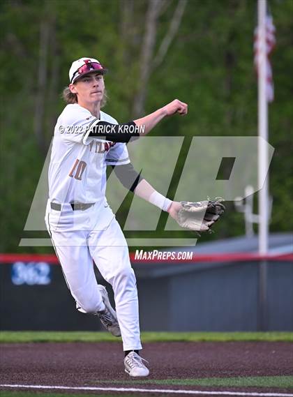 Thumbnail 2 in Bothell vs Eastlake (District 1/2 4A Playoffs) photogallery.