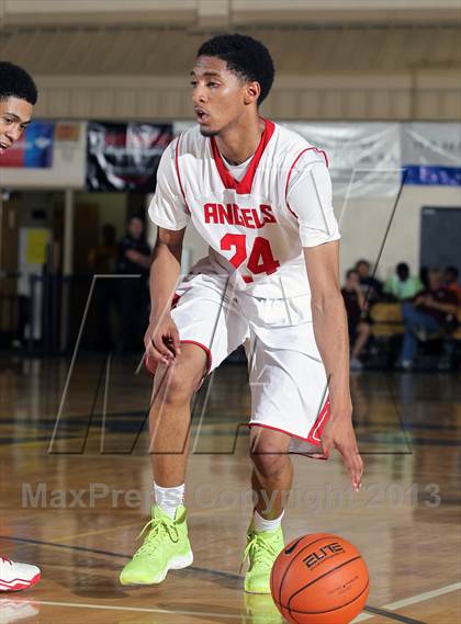 Thumbnail 3 in Denver East vs. St. John Bosco (City of Palms Classic) photogallery.
