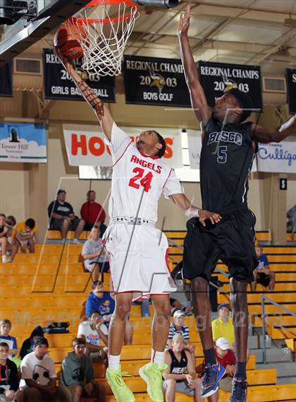 Thumbnail 2 in Denver East vs. St. John Bosco (City of Palms Classic) photogallery.