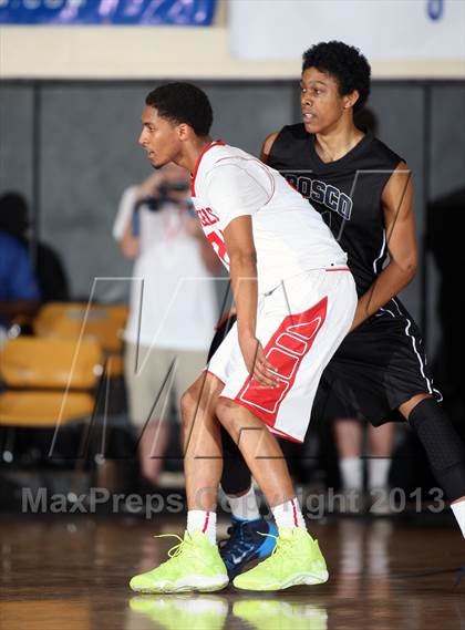 Thumbnail 2 in Denver East vs. St. John Bosco (City of Palms Classic) photogallery.