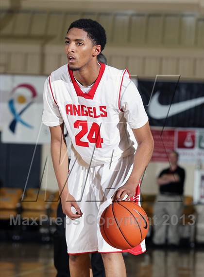 Thumbnail 2 in Denver East vs. St. John Bosco (City of Palms Classic) photogallery.