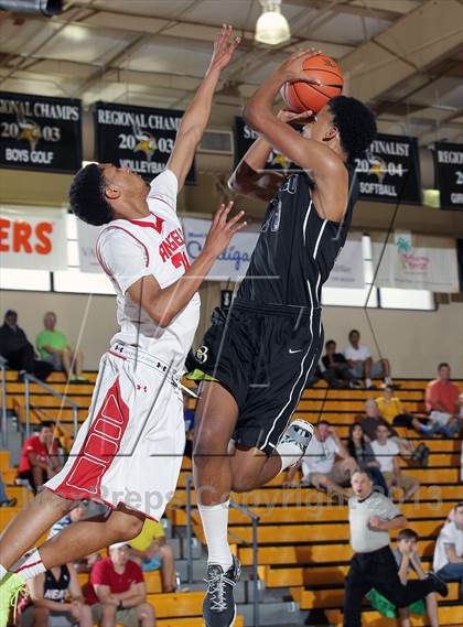 Thumbnail 3 in Denver East vs. St. John Bosco (City of Palms Classic) photogallery.