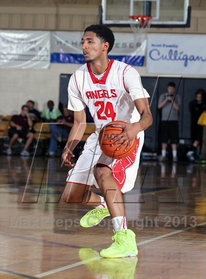 Thumbnail 2 in Denver East vs. St. John Bosco (City of Palms Classic) photogallery.