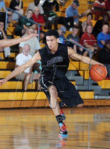Thumbnail 3 in Denver East vs. St. John Bosco (City of Palms Classic) photogallery.