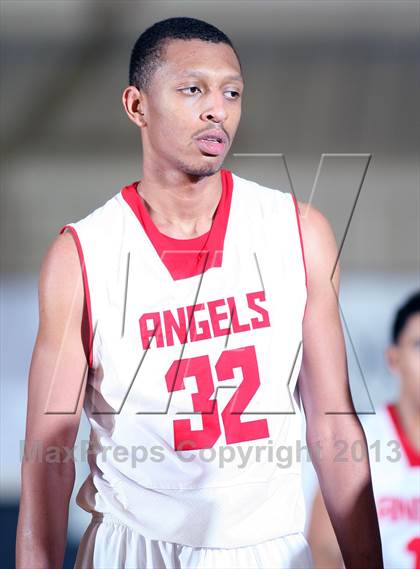 Thumbnail 3 in Denver East vs. St. John Bosco (City of Palms Classic) photogallery.