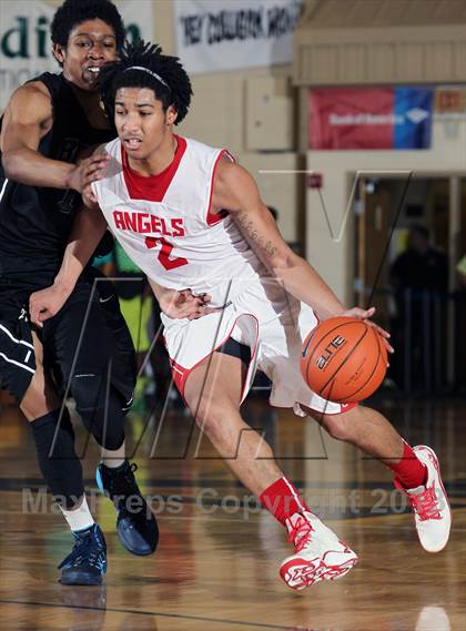 Thumbnail 3 in Denver East vs. St. John Bosco (City of Palms Classic) photogallery.