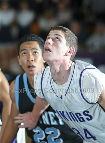 Thumbnail 2 in Downey @ Johansen photogallery.