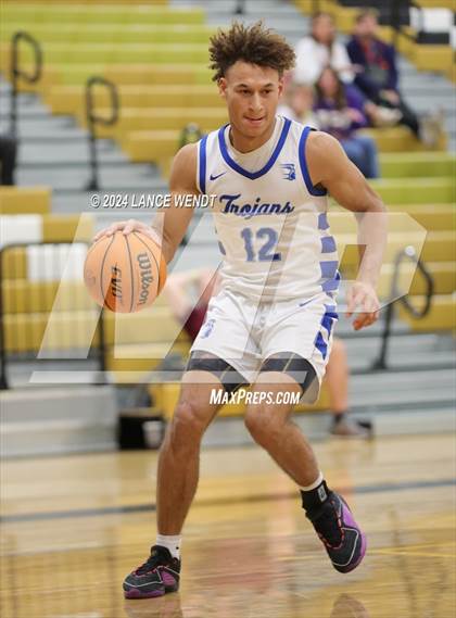 Thumbnail 1 in Longmont vs. Boulder photogallery.