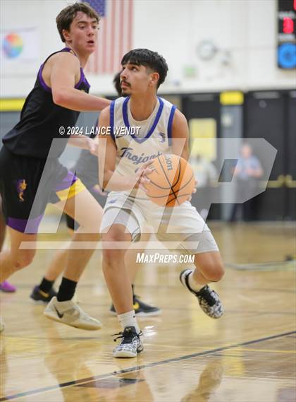 Thumbnail 1 in Longmont vs. Boulder photogallery.