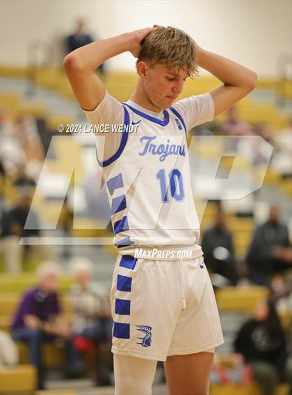 Thumbnail 1 in Longmont vs. Boulder photogallery.