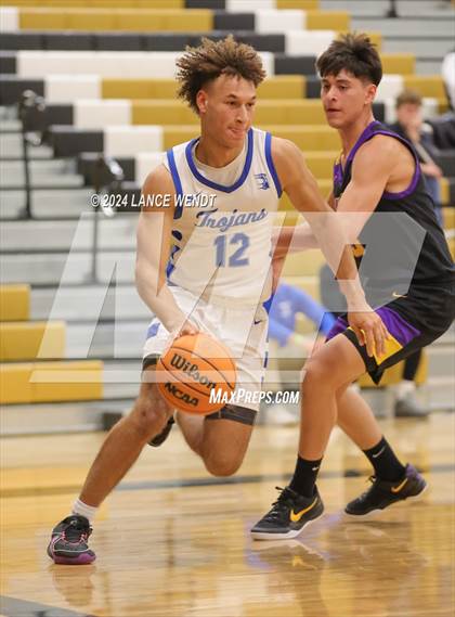 Thumbnail 1 in Longmont vs. Boulder photogallery.