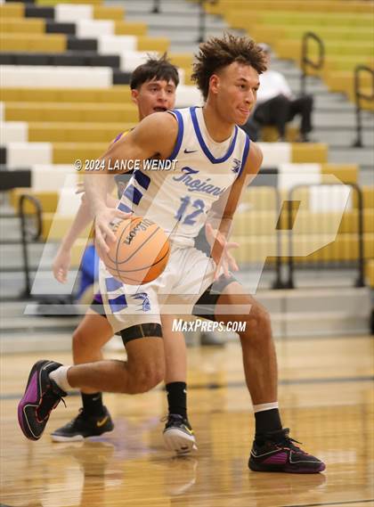 Thumbnail 1 in Longmont vs. Boulder photogallery.