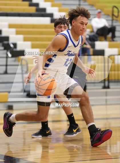 Thumbnail 3 in Longmont vs. Boulder photogallery.