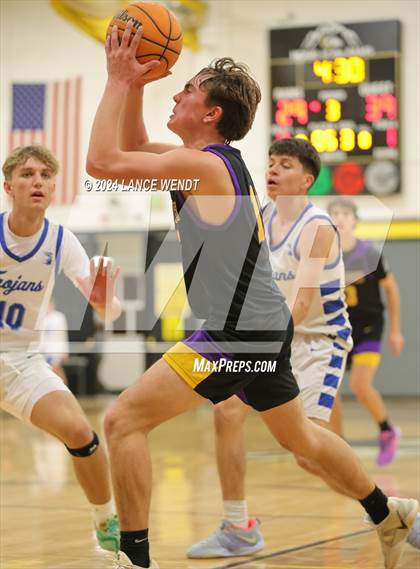 Thumbnail 3 in Longmont vs. Boulder photogallery.