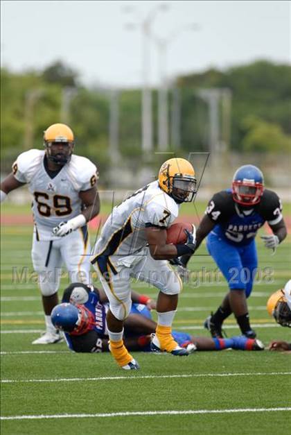 Thumbnail 3 in Olive Branch vs. Pahokee (Miami Kickoff Classic) photogallery.