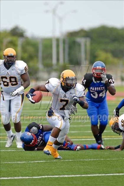 Thumbnail 1 in Olive Branch vs. Pahokee (Miami Kickoff Classic) photogallery.