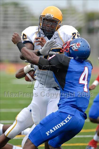 Thumbnail 1 in Olive Branch vs. Pahokee (Miami Kickoff Classic) photogallery.