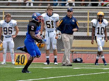 Thumbnail 2 in Olive Branch vs. Pahokee (Miami Kickoff Classic) photogallery.