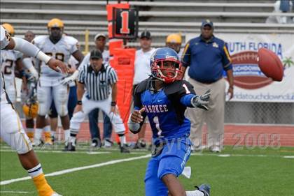 Thumbnail 2 in Olive Branch vs. Pahokee (Miami Kickoff Classic) photogallery.