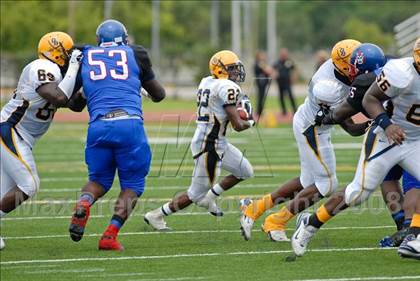 Thumbnail 3 in Olive Branch vs. Pahokee (Miami Kickoff Classic) photogallery.