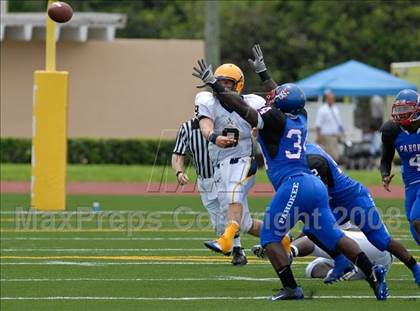 Thumbnail 2 in Olive Branch vs. Pahokee (Miami Kickoff Classic) photogallery.