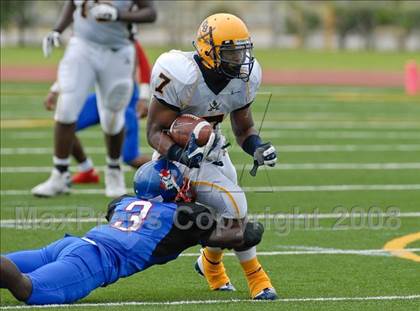 Thumbnail 1 in Olive Branch vs. Pahokee (Miami Kickoff Classic) photogallery.