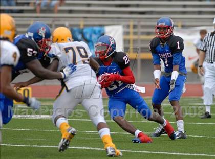 Thumbnail 3 in Olive Branch vs. Pahokee (Miami Kickoff Classic) photogallery.