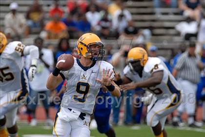Thumbnail 2 in Olive Branch vs. Pahokee (Miami Kickoff Classic) photogallery.