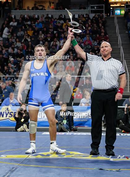 Thumbnail 1 in NYSPHSAA Division 2 Championships (FINALS 131 to 152) photogallery.
