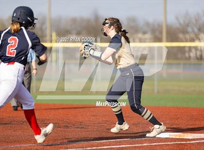 Thumbnail 1 in Aquinas @ Olathe North photogallery.