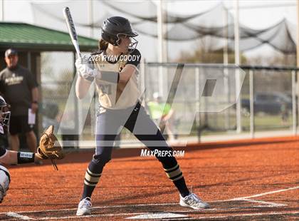 Thumbnail 2 in Aquinas @ Olathe North photogallery.