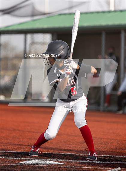 Thumbnail 2 in Aquinas @ Olathe North photogallery.