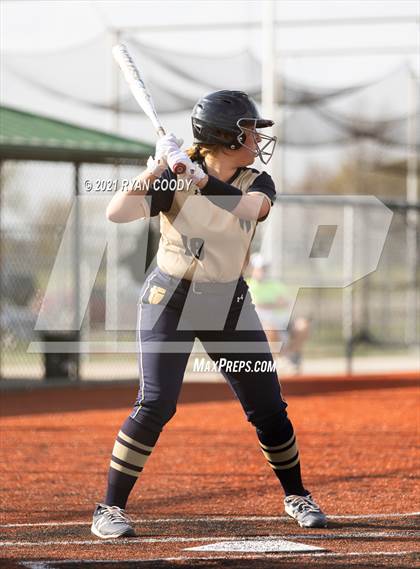 Thumbnail 1 in Aquinas @ Olathe North photogallery.