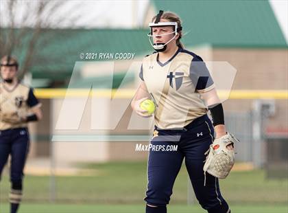 Thumbnail 1 in Aquinas @ Olathe North photogallery.
