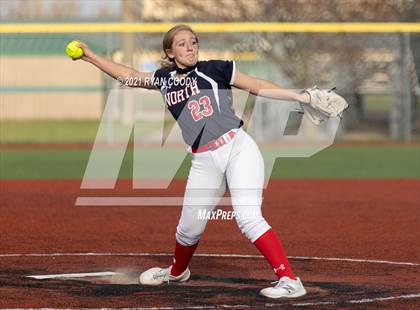 Thumbnail 2 in Aquinas @ Olathe North photogallery.